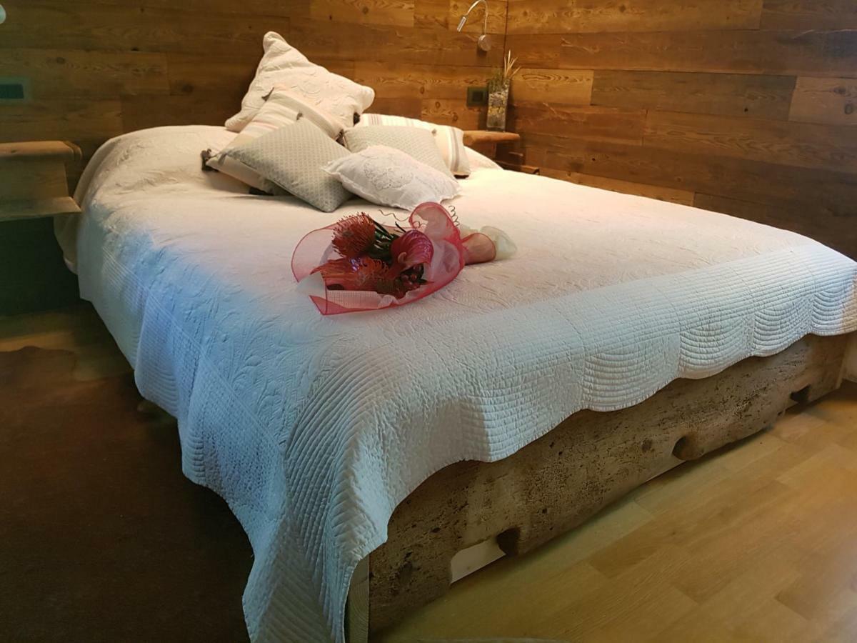 Bed and Breakfast Grange Epiney Bed E Breakfast Ла-Саль Екстер'єр фото